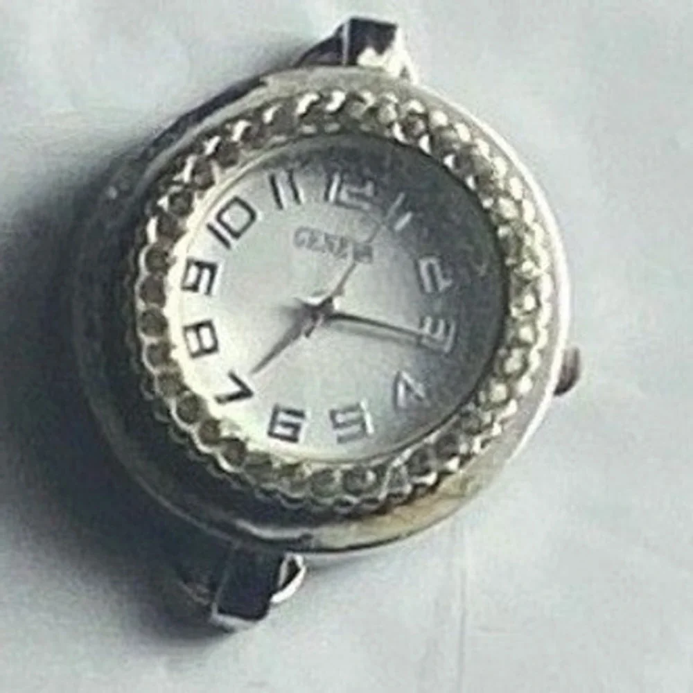 Geneva‎ Womens Analog Quartz Watch Silver Tone Round Case White Dial
